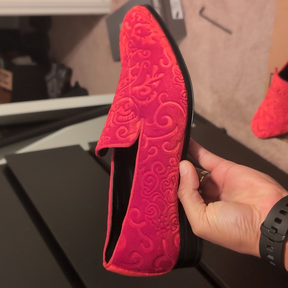 Stacy Adams red loafers with designs - Picture 4 of 5